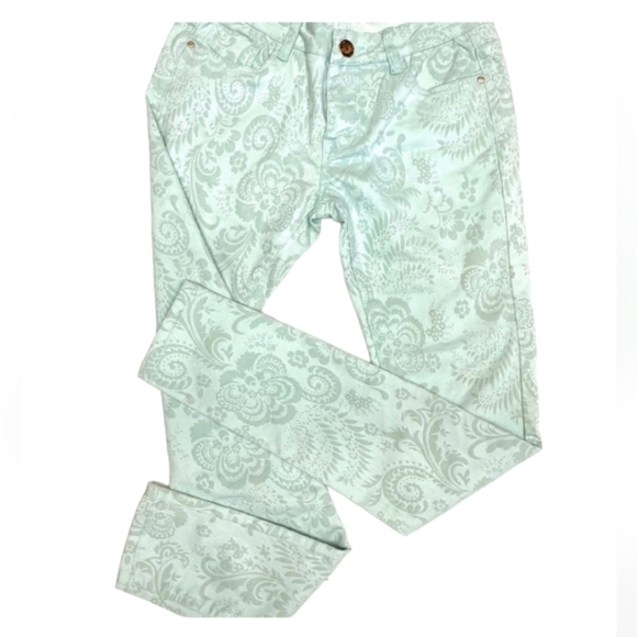 True Love Vintage Jeans Size 28 Two-toned Green Floral Print - Picture 1 of 6